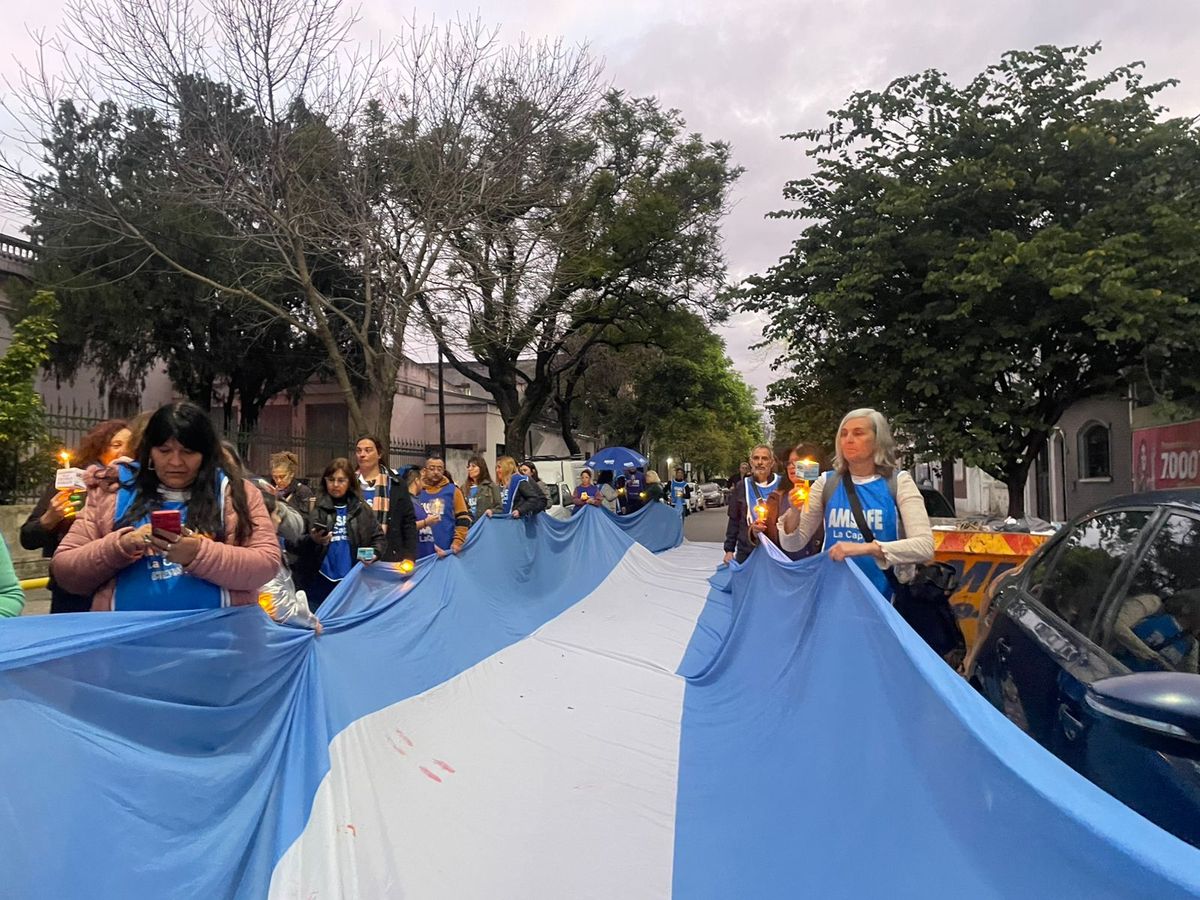 Los docentes se manifestaron en Lavalle y Bulevar de Santa Fe. Los docentes se manifestaron en Lavalle y Bulevar de Santa Fe.