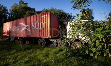 El camión Fiat Iveco se encuentra actualmente en el depósito de la Brigada de Drogas de Santa Fe. El camión Fiat Iveco se encuentra actualmente en el depósito de la Brigada de Drogas de Santa Fe.
