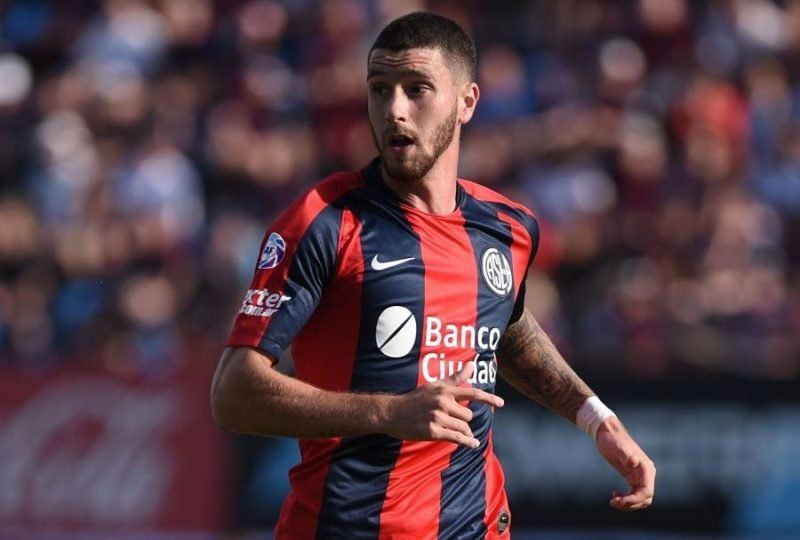 Ahora sí es oficial: Marcos Senesi presentado como jugador del Feyenoord