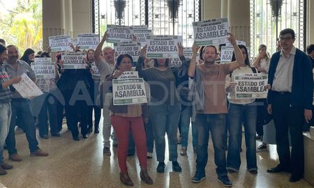 perotti firmo los decretos y 243 trabajadores pasaron a planta permanente en santa fe perotti firmo los decretos y 243 trabajadores pasaron a planta permanente en santa fe