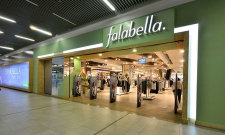 Falabella quiere irse del país y anunció el cierre de cuatro locales. La compañía confirmó los cierres y habilitó retiros voluntarios para todos sus empleados. Es la empresa de retail con más facturación en América Latina. Falabella quiere irse del país y anunció el cierre de cuatro locales. La compañía confirmó los cierres y habilitó retiros voluntarios para todos sus empleados. Es la empresa de retail con más facturación en América Latina.