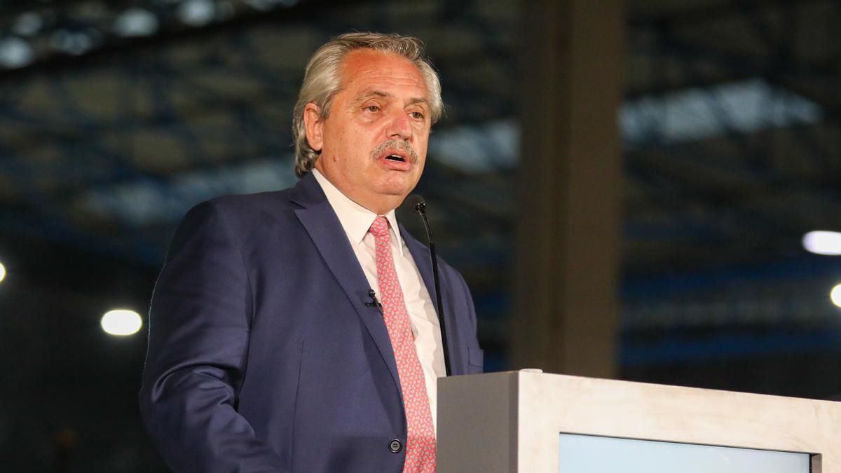 Alberto Fernández en la UIA: De la pobreza se sale con empresarios que invierten