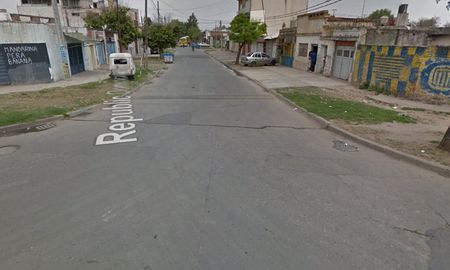 En horas de la siesta de este martes se produjo otra balacera en la ciudad de Rosario que dejó como saldo dos personas heridas: un nene de tres años y un joven de 23.El hecho se produjo en inmediaciones de French al 2000. En horas de la siesta de este martes se produjo otra balacera en la ciudad de Rosario que dejó como saldo dos personas heridas: un nene de tres años y un joven de 23.El hecho se produjo en inmediaciones de French al 2000.