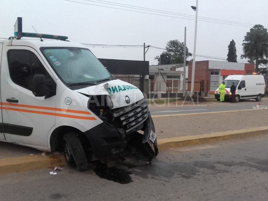 Una ambulancia despist&oacute; en la ruta 19 de Santo Tom&eacute;.&nbsp;
