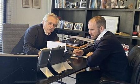 Aire de Santa Fe | Alberto Fernandez y Martin Guzman.jpg