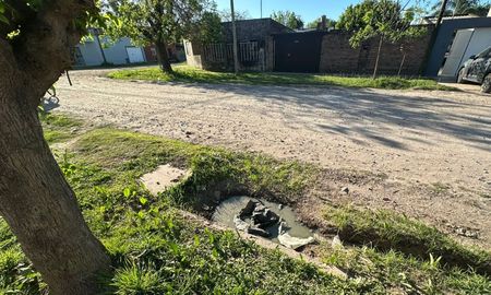 Uno de los principales reclamos de los vecinos de barrio 21 de Octubre es falta de cordón cuneta. Uno de los principales reclamos de los vecinos de barrio 21 de Octubre es falta de cordón cuneta.