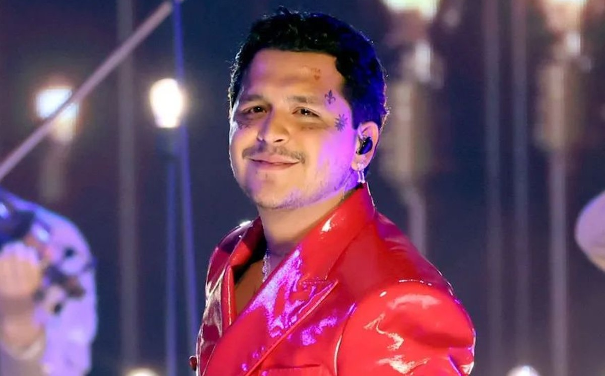 Christian Nodal comenzó su show cuatro horas tarde.