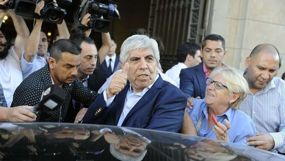 Moyano reclama una suba del 32% para Camioneros