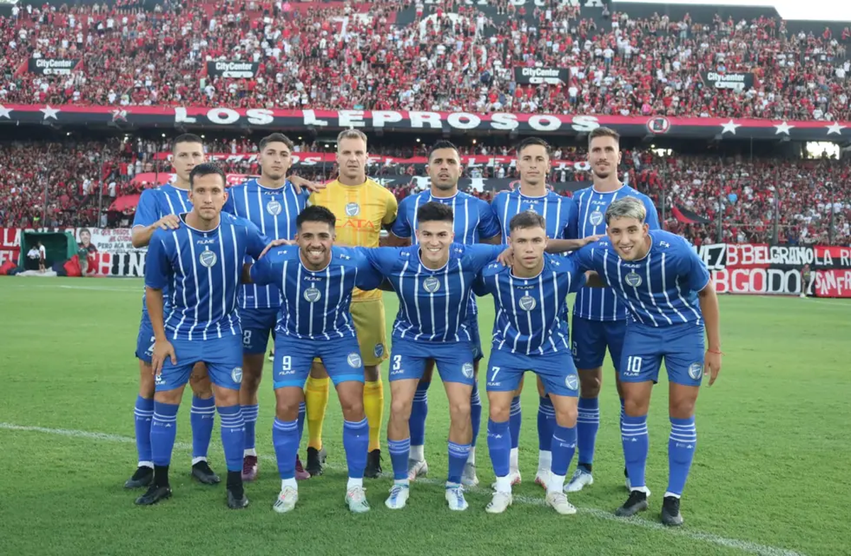 Godoy Cruz le dará la prueba a Juan Pablo que sueña con ser futbolista. Godoy Cruz le dará la prueba a Juan Pablo que sueña con ser futbolista.