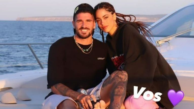 Finalmente, Tini Stoessel reconoció que sí está enamorada de Rodrigo De Paul.
