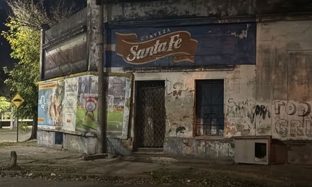 Vecinos de Barrio Sur piden la demolición de una vivienda con reiterados intentos de usurpación que funciona como punto de venta de drogas. Vecinos de Barrio Sur piden la demolición de una vivienda con reiterados intentos de usurpación que funciona como punto de venta de drogas.