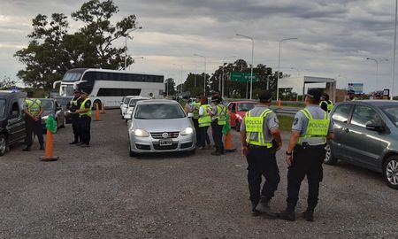Procedimiento. En horas de la mañana los automovilistas se vieron sorprendidos por el control. Procedimiento. En horas de la mañana los automovilistas se vieron sorprendidos por el control.
