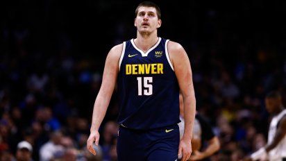 Nikola Jokic, de Denver Nuggets, da positivo de coronavirus luego de estar con Djokovic