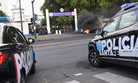 En conferencia de prensa, el Gobierno provincial anunció que frena los pases a disponibilidad. En conferencia de prensa, el Gobierno provincial anunció que frena los pases a disponibilidad.