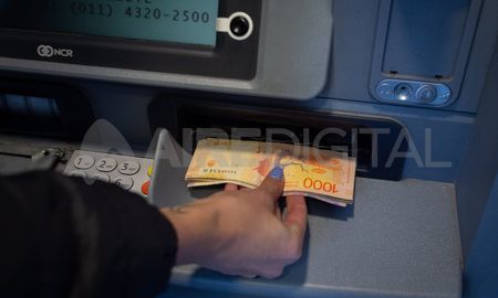 Se oficializó el pago de la suma fija noremunerativa para trabajadores registrados y personal domésticos. Se oficializó el pago de la suma fija noremunerativa para trabajadores registrados y personal domésticos.