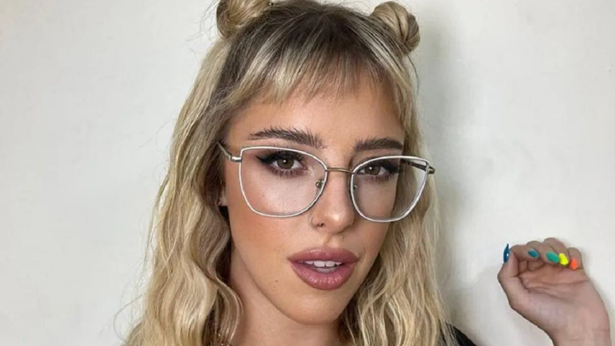 Nati Jota deslumbró a Grego Rosello con su microbikini blanco