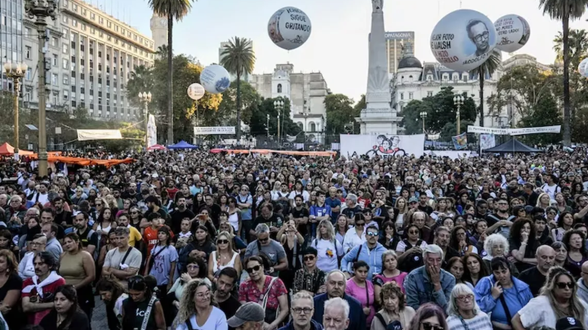 Marcha por el Día de la Memoria: una multitud enPlaza de Mayo