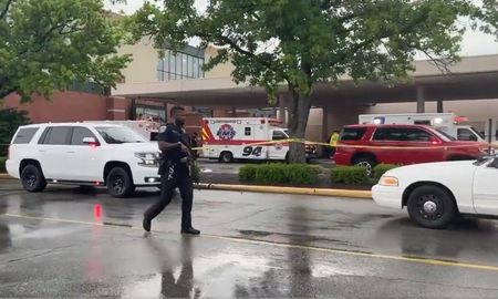El ataque se produjo en el patio de comidas de un centro comercial de la localidad de Greenwood, Indiana. El ataque se produjo en el patio de comidas de un centro comercial de la localidad de Greenwood, Indiana.