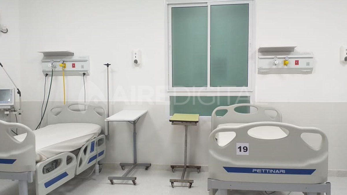 Este martes fueron instaladas cinco camas en la sala 8 del hospital Cullen