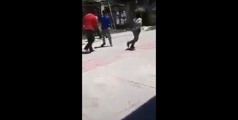 Video: a cinturonazos, un docente frenó una pelea entre estudiantes