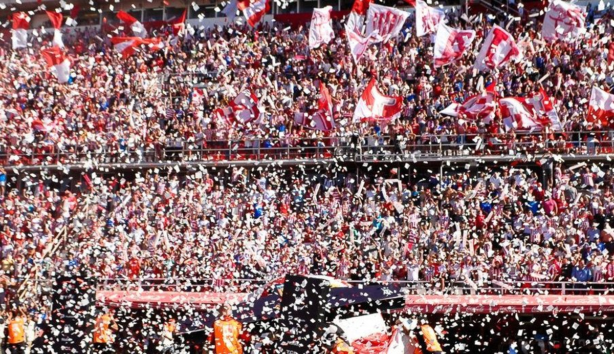Los hinchas de Unión en el estadio "15 de abril". Los hinchas de Unión en el estadio "15 de abril".