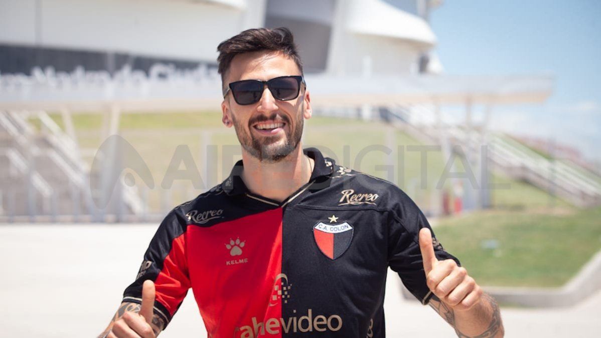 Los santafesinos pintaron el paisaje de Santiago del Estero de roji y negro.