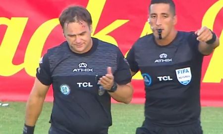 Diego Martín fue agredido con un proyectil en el partido entre Godoy Cruz y Talleres y el partido fue suspendido. Diego Martín fue agredido con un proyectil en el partido entre Godoy Cruz y Talleres y el partido fue suspendido.