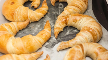 Medialunas de grasa caseras: el método simple que las panaderías no quieren revelar