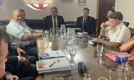 El gremio de trabajadores estatales (ATE) se manifestó en contra del proyecto de reforma del sistema jubilatorio. El gremio de trabajadores estatales (ATE) se manifestó en contra del proyecto de reforma del sistema jubilatorio.