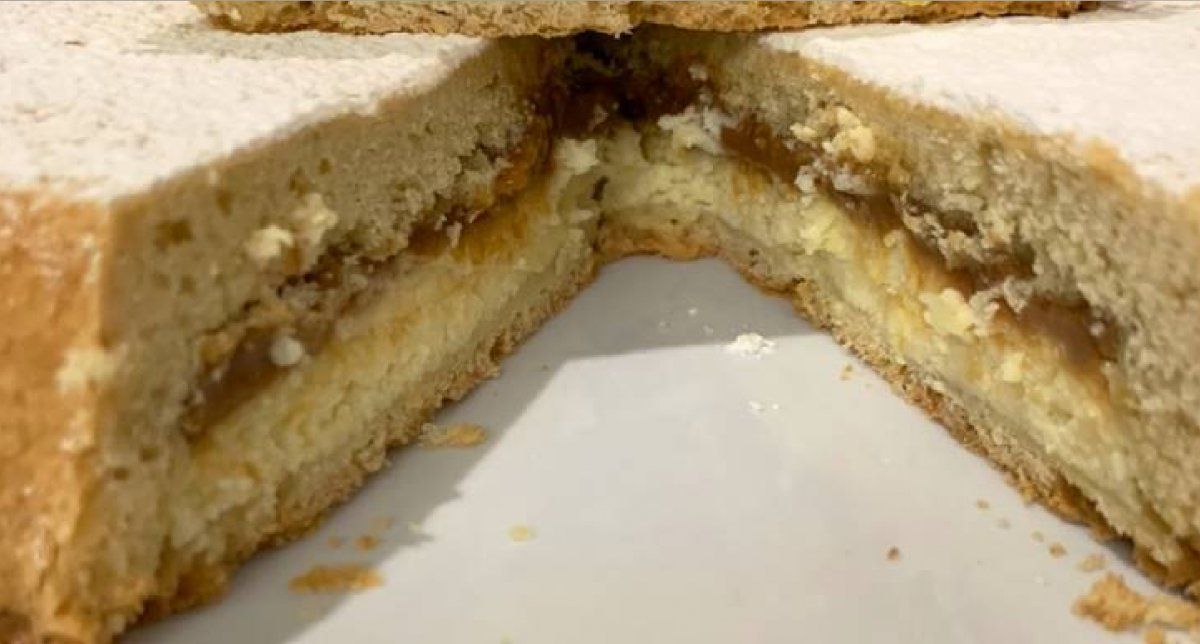 Torta de ricota con dulce de leche