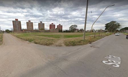 Barrio La Florida: un joven de 17 años junto a dos menores se robaban vallas de seguridad vial. Barrio La Florida: un joven de 17 años junto a dos menores se robaban vallas de seguridad vial.