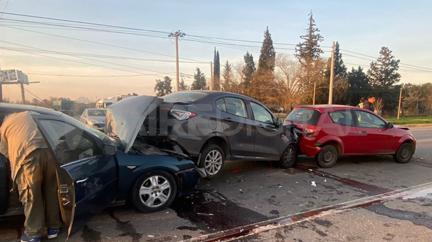 Un choque en cadena involucró a cuatro autos en la Autovía 19.