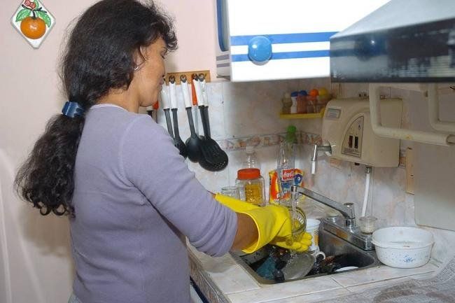 El Estado nacional pagará una parte del sueldo de la trabajadora durante 6 meses, mientras la parte empleadora deberá registrarla y pagar sus aportes, contribuciones, ART y el porcentaje del sueldo restante.