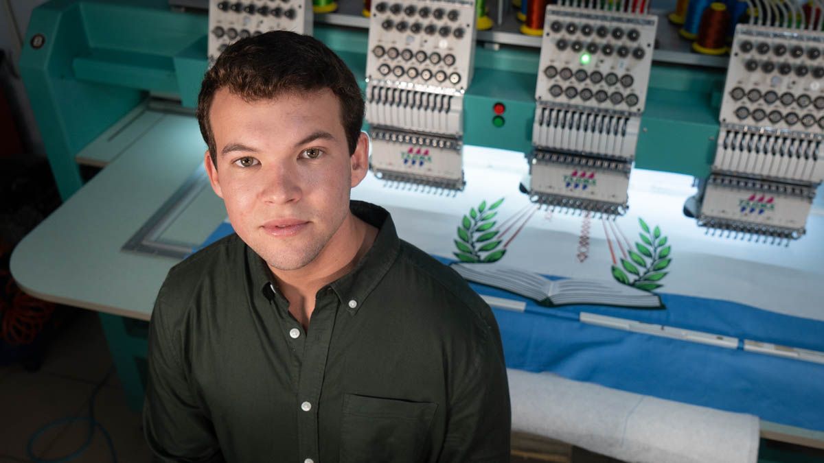 Lucas Riós, representante de BairesPrint, la empresa que asumió el desafío de materializar el nuevo símbolo de la capital santafesina. Lucas Riós, representante de BairesPrint, la empresa que asumió el desafío de materializar el nuevo símbolo de la capital santafesina.