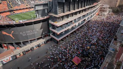 Pusieron a la venta al Valencia, histórico club de España: en medio de la crisis y la lucha por la permanencia