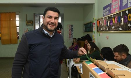 El precandidato a gobernador Marcos Cleri votó en la ciudad de Rosario. El precandidato a gobernador Marcos Cleri votó en la ciudad de Rosario.