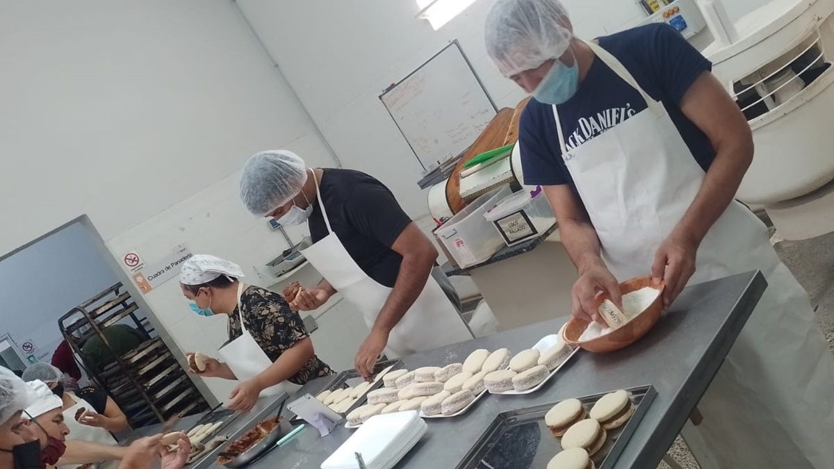 Con más de 70 años de presencia en Santa Fe, Sprai funciona como centro de día y taller de aprestamiento laboral para personas con discapacidad intelectual. Con más de 70 años de presencia en Santa Fe, Sprai funciona como centro de día y taller de aprestamiento laboral para personas con discapacidad intelectual.