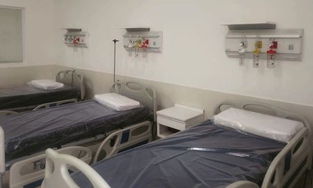 Nuevas camas críticas en el hospital José María Cullen que serán destinadas a Unidad Coronaria. Nuevas camas críticas en el hospital José María Cullen que serán destinadas a Unidad Coronaria.