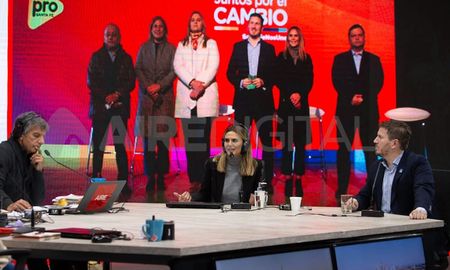 Amalia Granata y Federico Angelini estuvieron en el estudio de Ahora Vengo este martes. Antes, presentaron sus candidaturas al Senado de la Nación en el marco de la lista Santa Fe Nos Une. Amalia Granata y Federico Angelini estuvieron en el estudio de Ahora Vengo este martes. Antes, presentaron sus candidaturas al Senado de la Nación en el marco de la lista Santa Fe Nos Une.