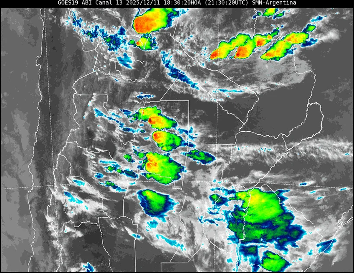 La imagen satelital muestra que continúa la inestabilidad.