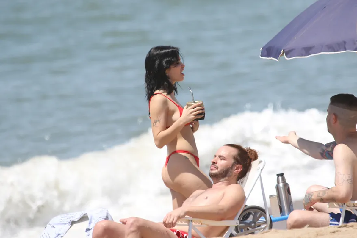 Lali Espósito disfrutó de una mañana con amigos en Punta-Grosby Group