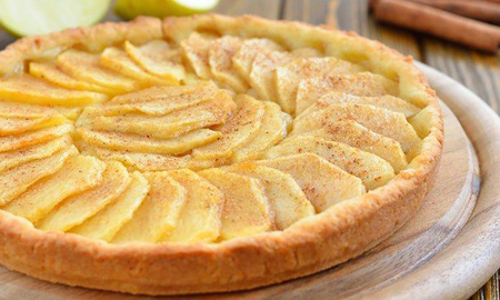 La receta para una tarta de manzana sin harina ni azúcar. La receta para una tarta de manzana sin harina ni azúcar.