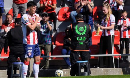 Marcelo Estigarribia puso el 1 a 1 contra Huracán. Marcelo Estigarribia puso el 1 a 1 contra Huracán.