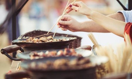 Crear empresas que no solo generan impacto económico, sino también ambiental y social. Crear empresas que no solo generan impacto económico, sino también ambiental y social.