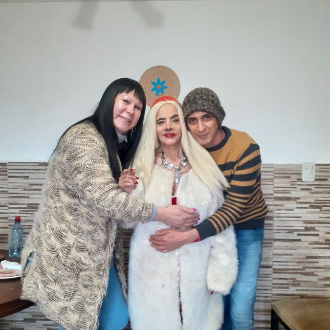 Lía recibió la visita de algunos amigos.