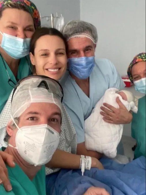 Pampita agradeció a todos.