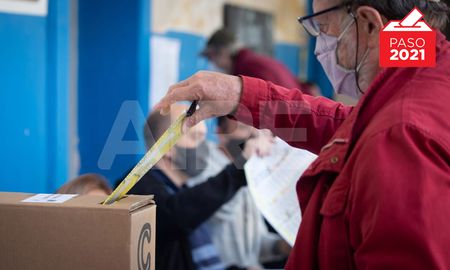 Hasta las 16, había votado el 49% del padrón electoral a nivel nacional. Hasta las 16, había votado el 49% del padrón electoral a nivel nacional.