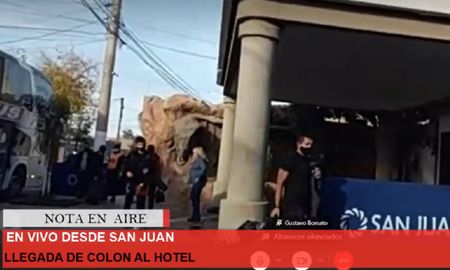 Colón de Santa Fe llegó a San Juan, donde este viernes jugará ante Racing por la final de la Copa de la Liga. Colón de Santa Fe llegó a San Juan, donde este viernes jugará ante Racing por la final de la Copa de la Liga.