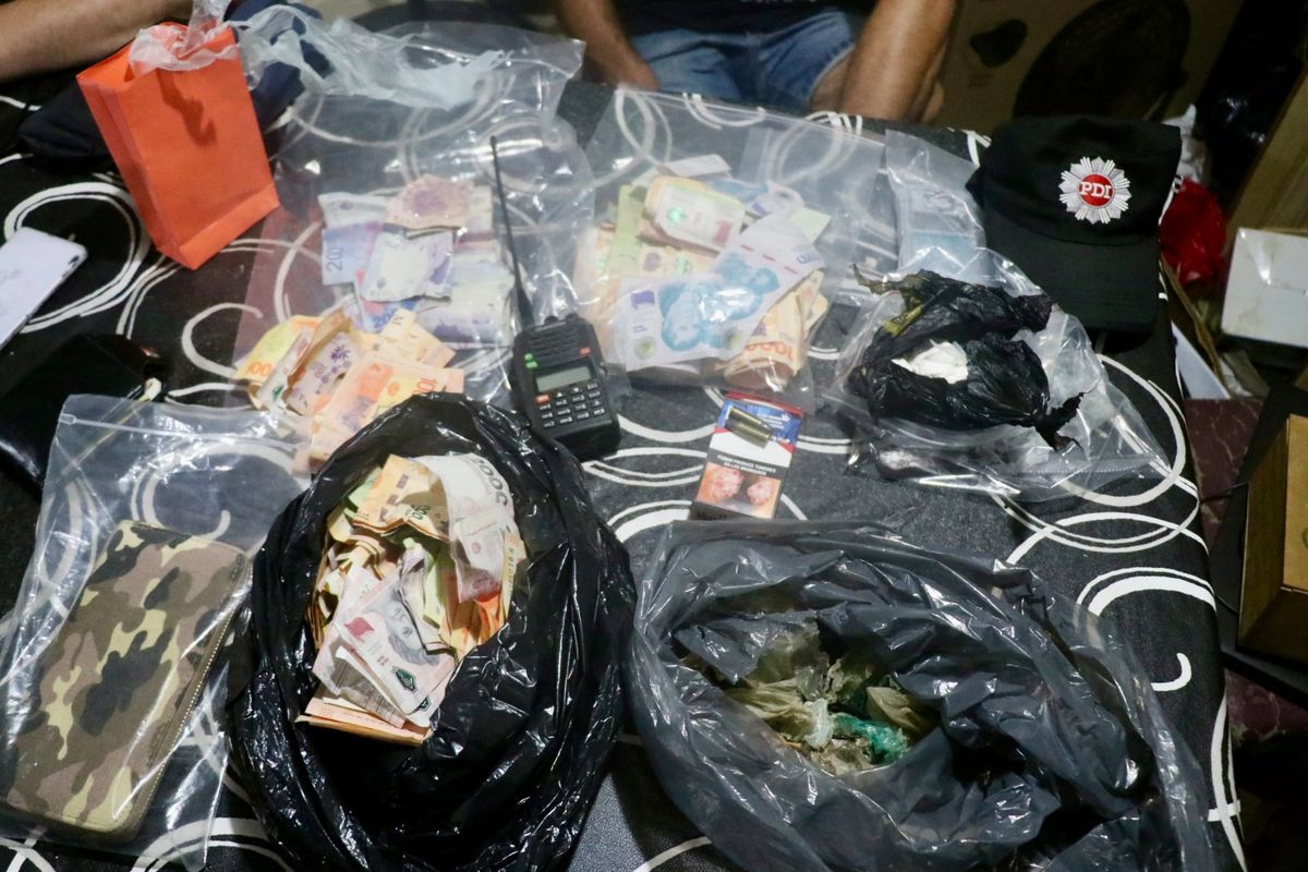 Parte de las dosis halladas por los investigadores de la PDI. Parte de las dosis halladas por los investigadores de la PDI.