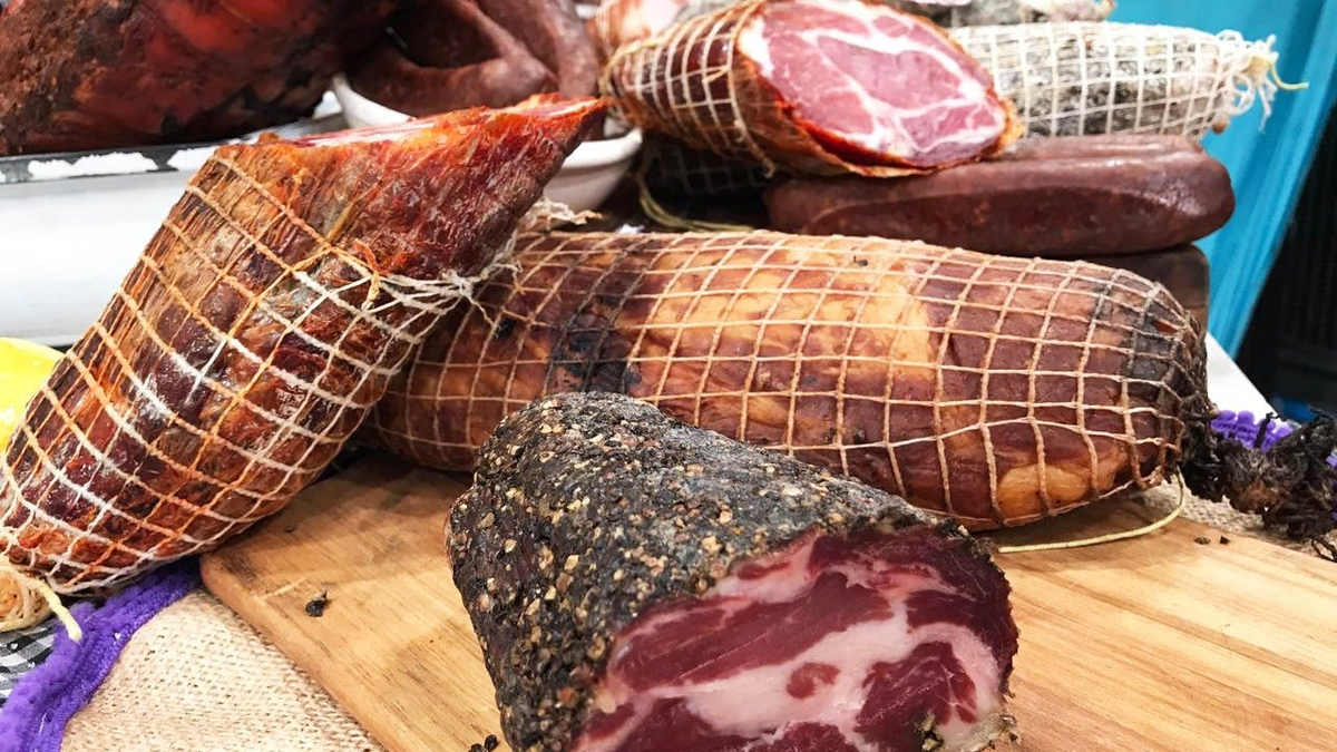 Fiambre de bondiola, la receta perfecta para hacer en casa. Fiambre de bondiola, la receta perfecta para hacer en casa.